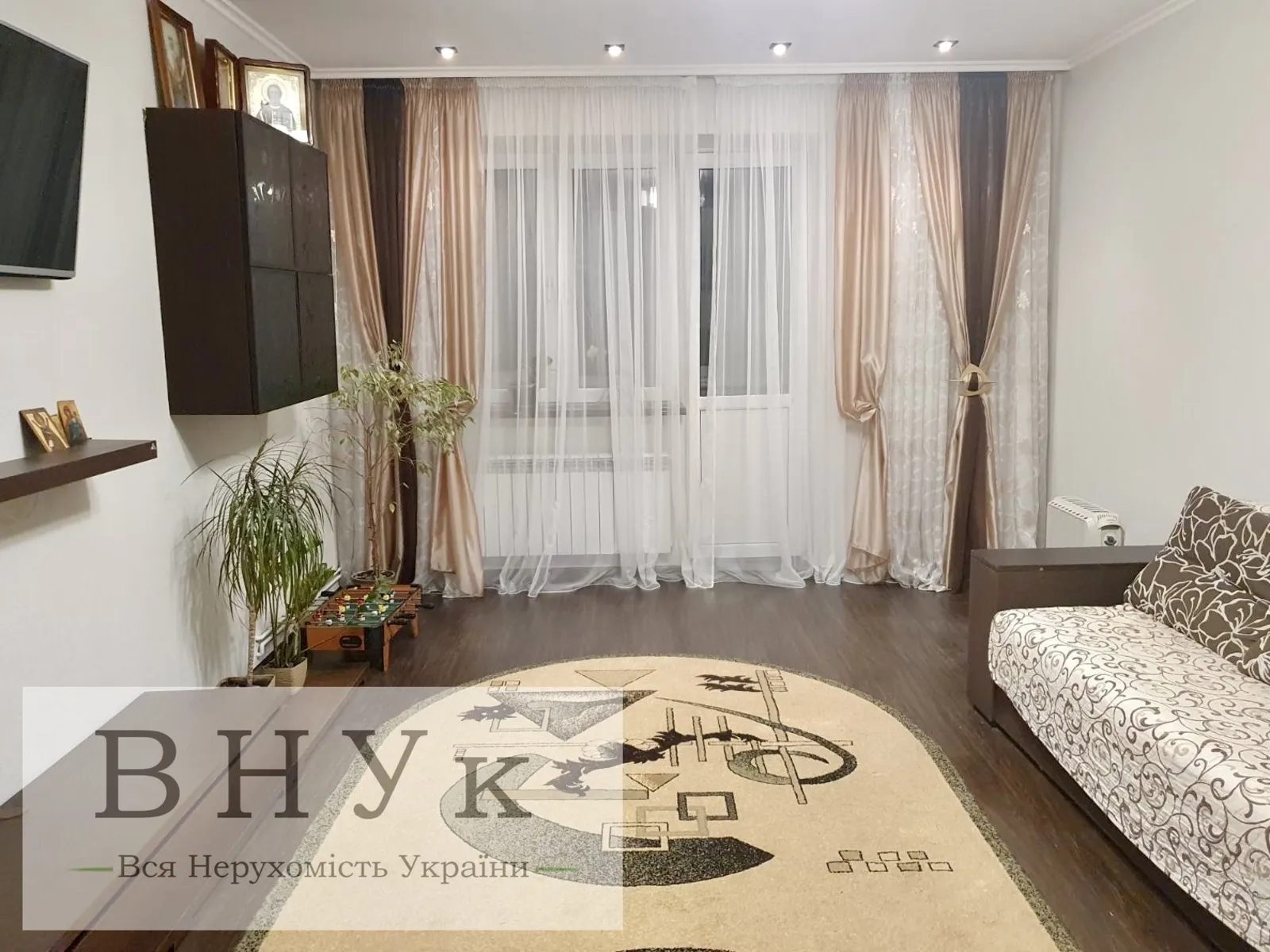 Apartments for sale 2 rooms, 72 m², 3rd fl./6 floors. Kurbasa L. vul., Ternopil. 