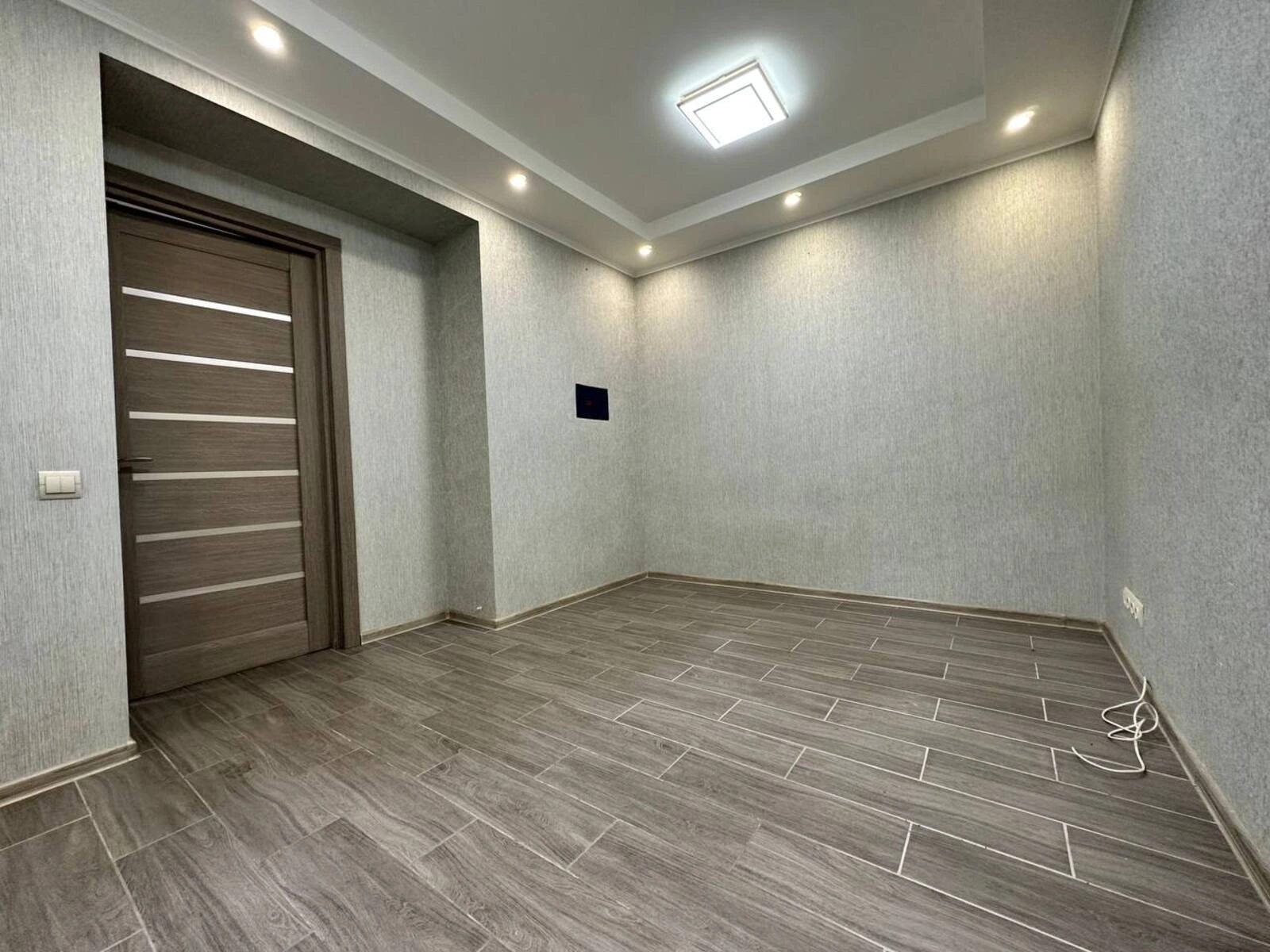 Commercial space for sale. 2 rooms, 38 m², 1st floor/10 floors. Solomyanka, Kyiv. 