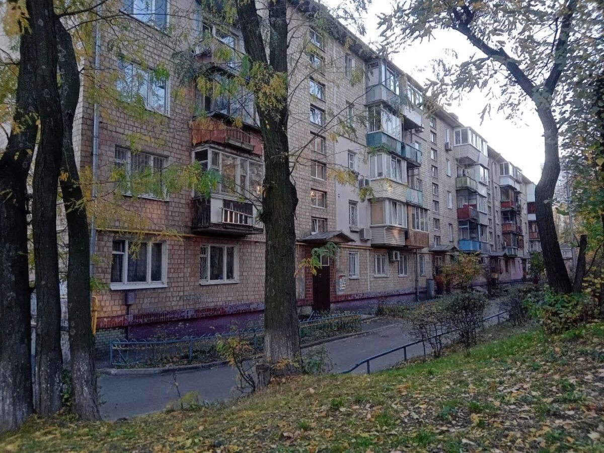 Продаж квартири. 1 room, 28 m², 5th floor/5 floors. 9, Коломійський пер , Київ. 