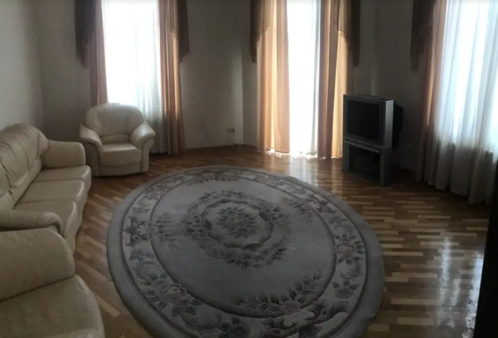 Продаж квартири. 4 rooms, 139 m², 2nd floor/2 floors. Франка І. вул., Тернопіль. 