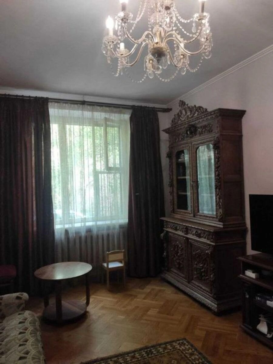 Продаж квартири. 3 rooms, 80 m², 1st floor/4 floors. 8, Очаківська 8, Київ. 