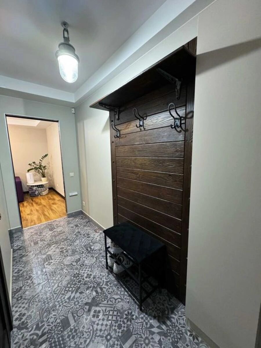 Продаж квартири. 2 rooms, 45 m², 2nd floor/5 floors. 12, Романа Ратушного , Київ. 