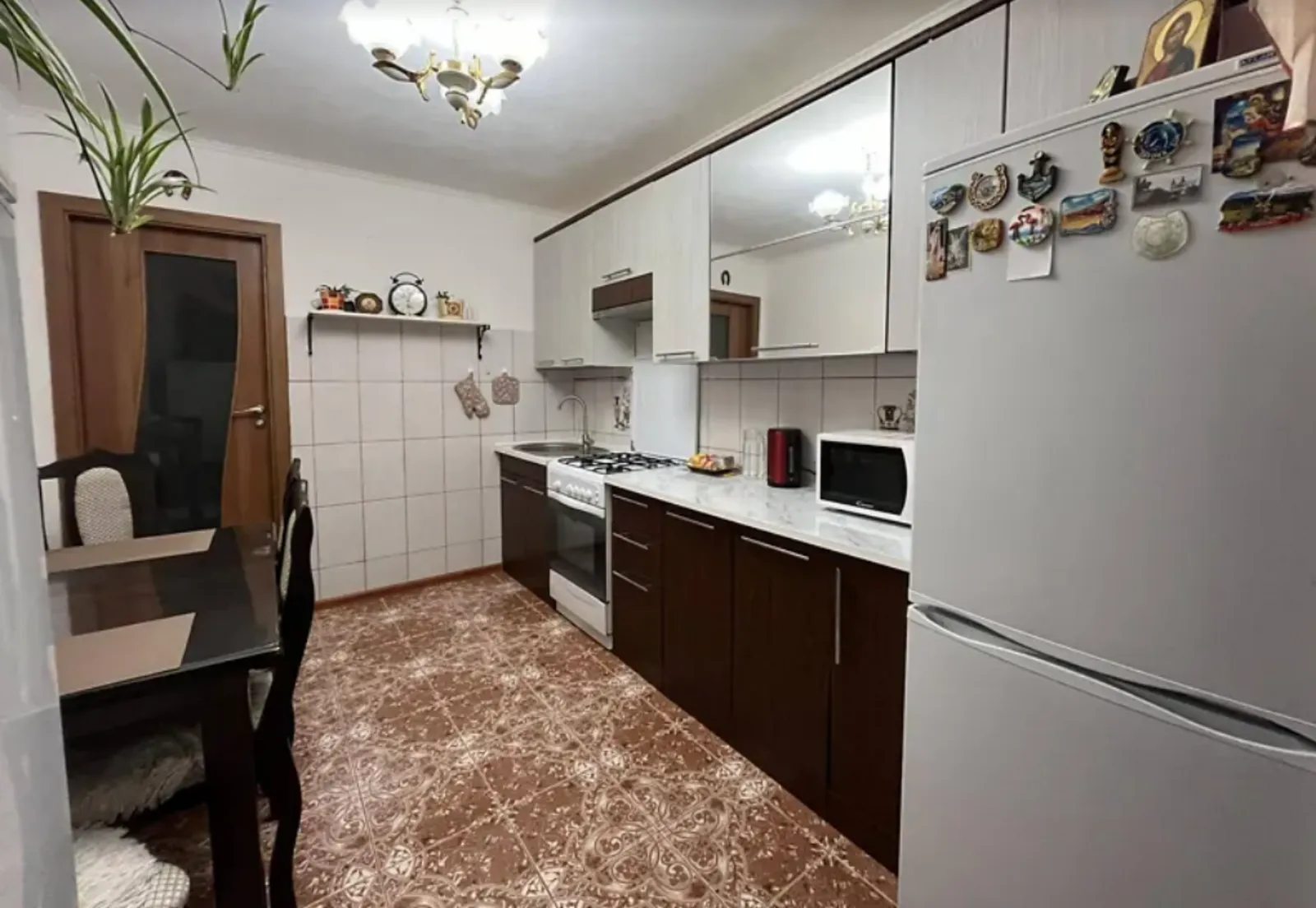 Apartments for sale. 3 rooms, 98 m², 2nd floor/9 floors. Novyy svet, Ternopil. 