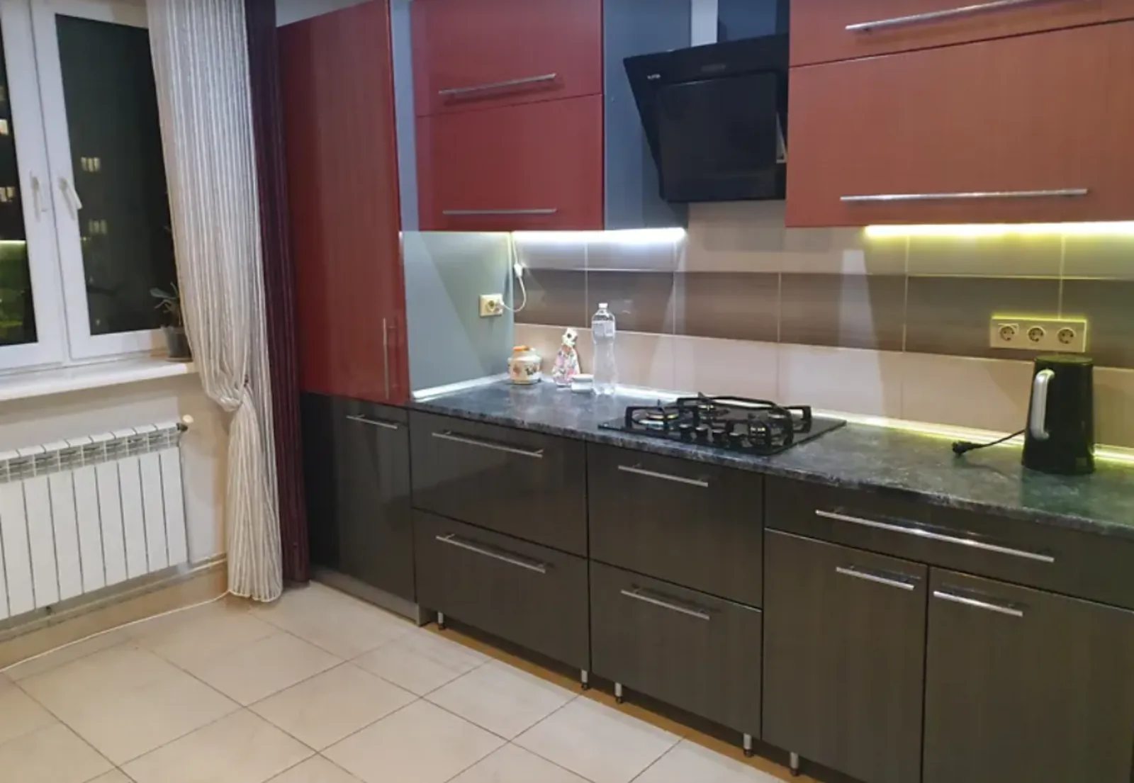 Продаж квартири 2 кімнати, 72 m², 3 пов./6 поверхів. Аляска, Тернопіль. 