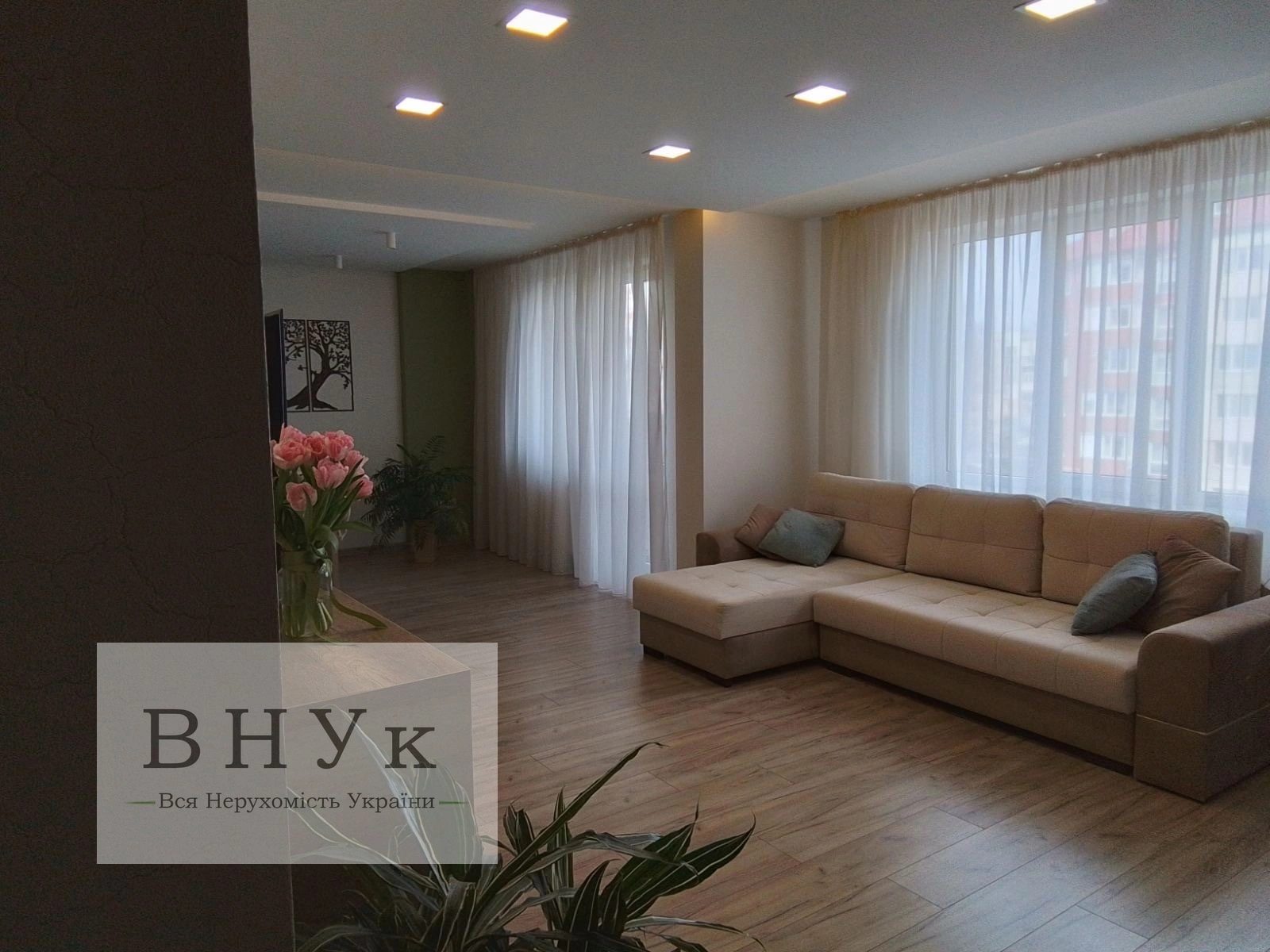 Apartments for sale 2 rooms, 77 m², 5th fl./10 floors. Dovzhenka O. vul., Ternopil. 