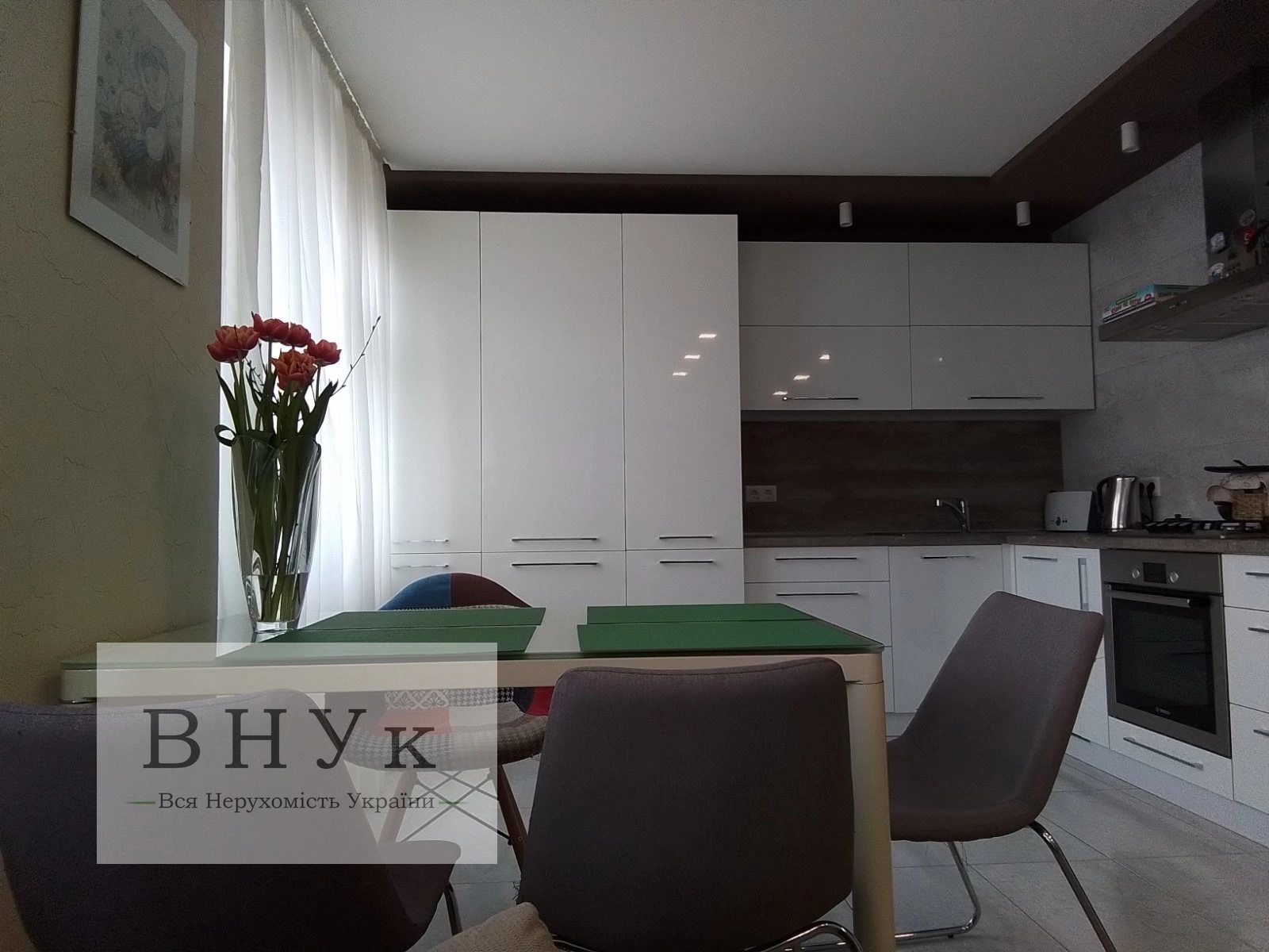 Apartments for sale 2 rooms, 77 m², 5th fl./10 floors. Dovzhenka O. vul., Ternopil. 