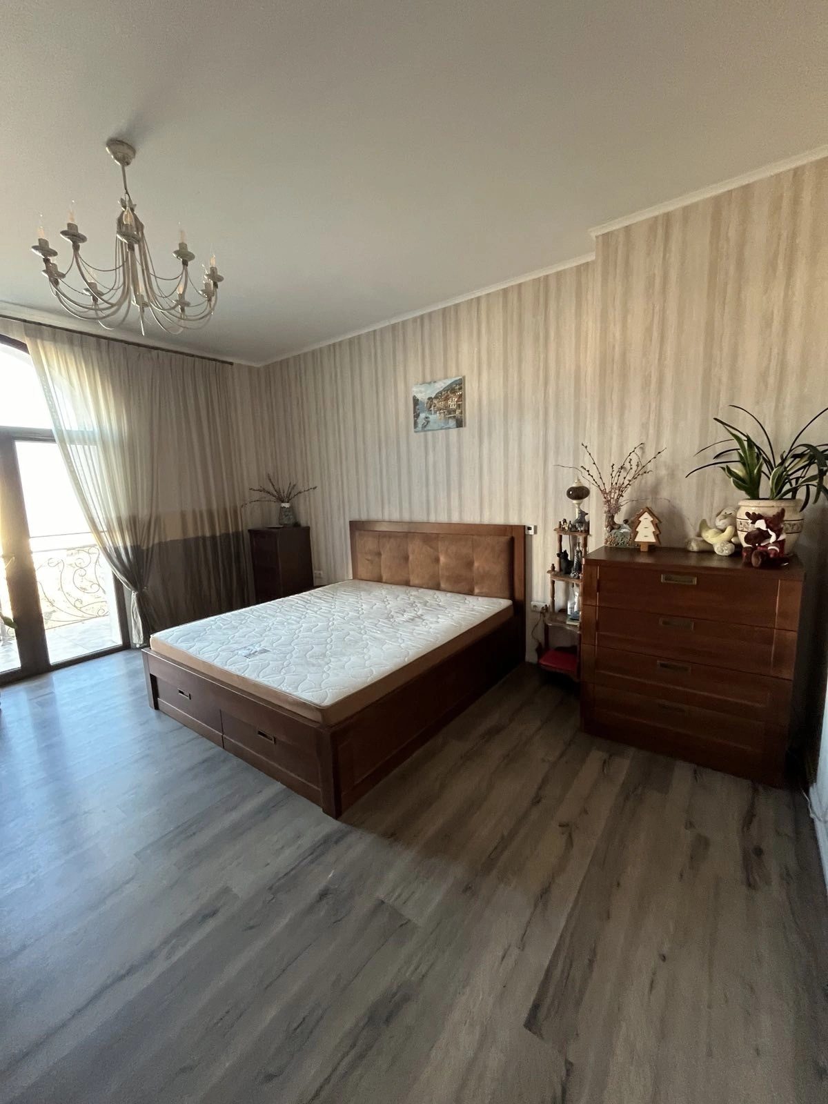 House for sale. 300 m², 3 floors. Korabelna vul., Odesa. 