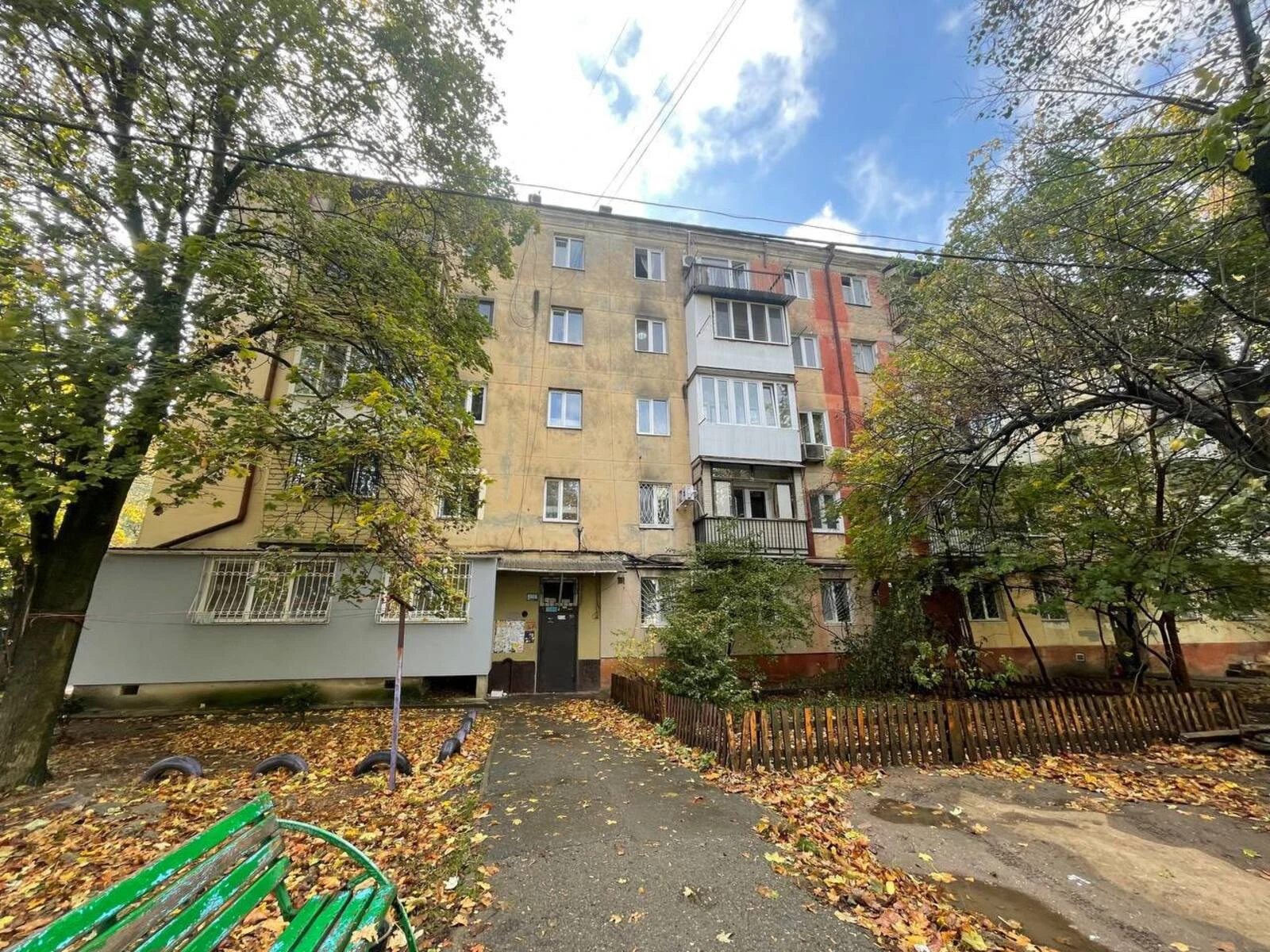 Apartments for sale 2 rooms, 44 m², 5th fl./5 floors. 12, Fylatova Akademyka , Odesa. 