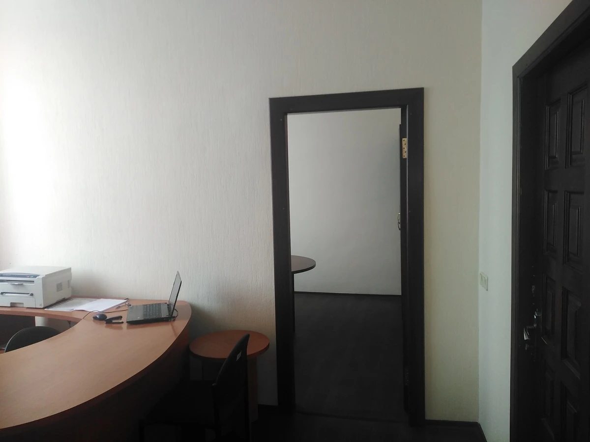 Office for sale. 50 m², 2nd floor/2 floors. Stolyarova ul., Dnipro. 