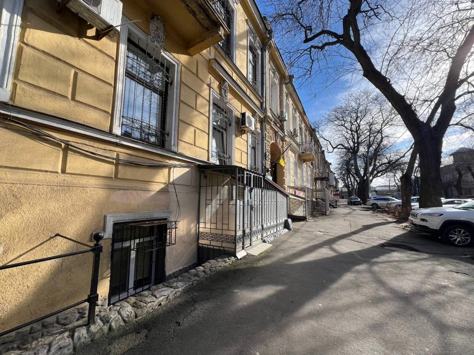 Продаж комерційного приміщення 56 m², 3 поверхи. 17, Коблевская ул., Одеса. 