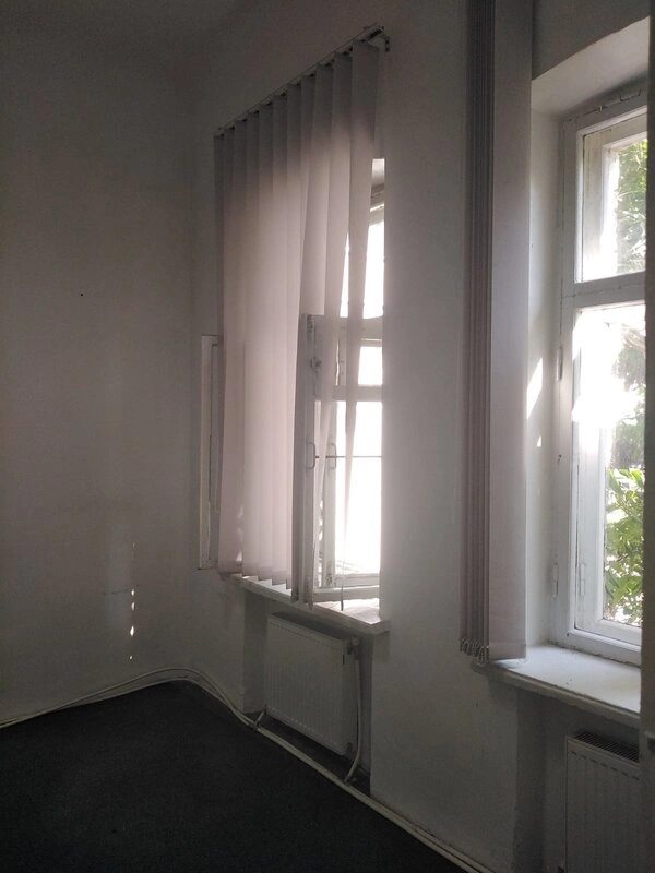 Продам офіс. 86 m², 3rd floor/3 floors. Комсомольская ул., Дніпро. 