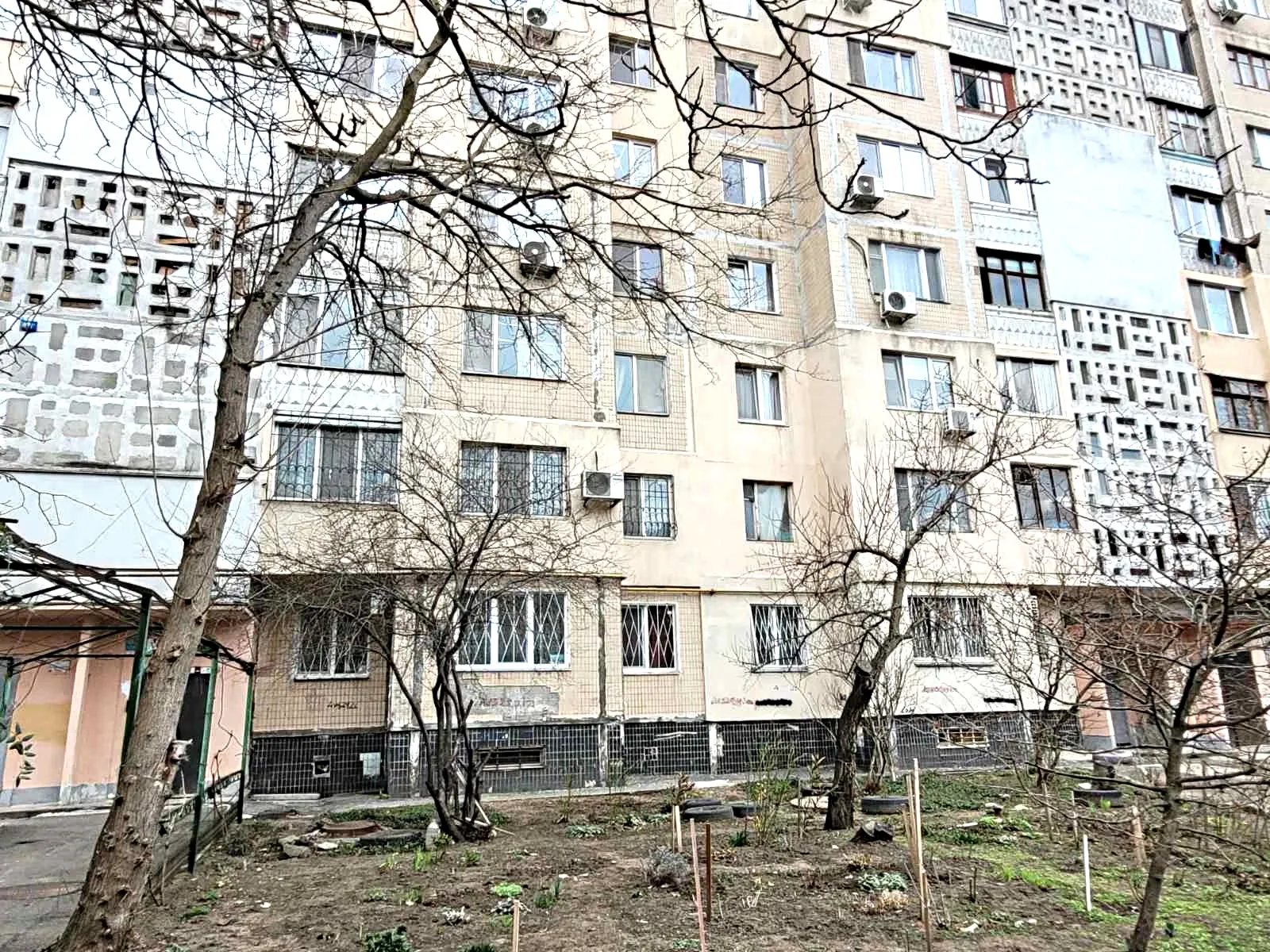 Продаж квартири 3 кімнати, 64 m², 2 пов./9 поверхів. 176, Люстдорфская Дорога , Одеса. 