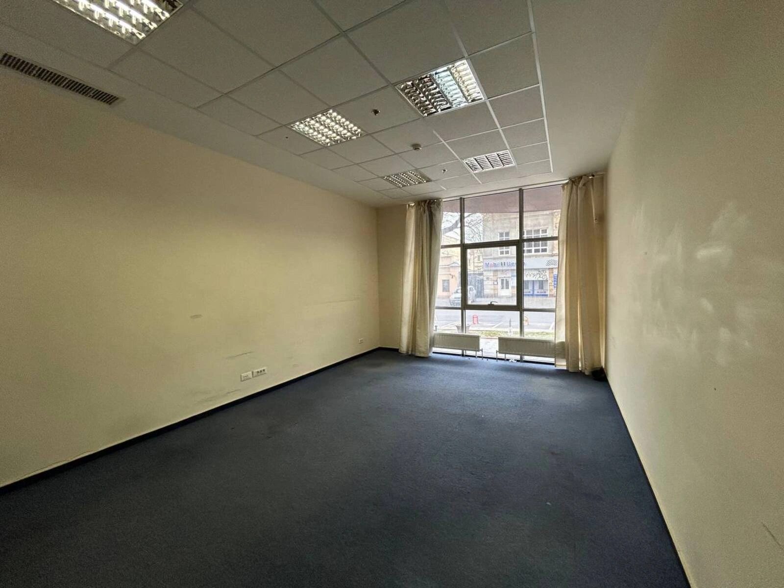 Office for sale. 1175 m², 1st floor/16 floors. 5, Bazarna vul., Odesa. 