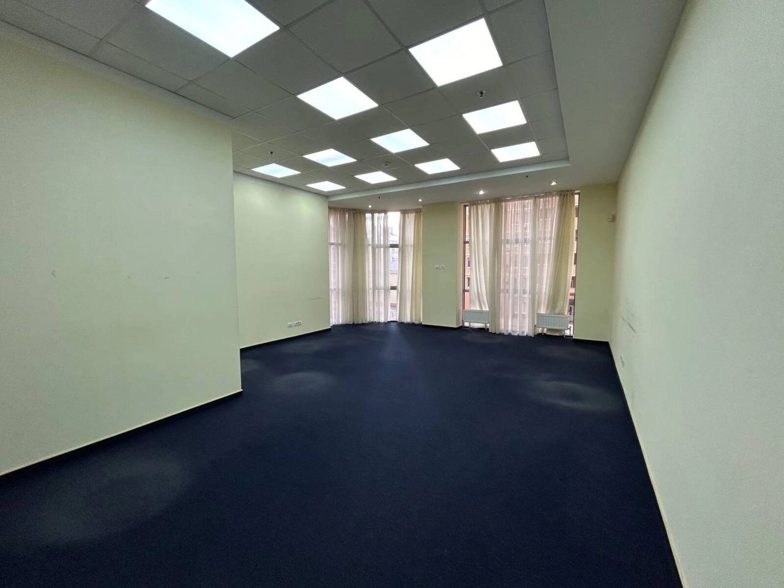 Продам офіс. 1175 m², 1st floor/16 floors. 5, Базарна вул., Одеса. 
