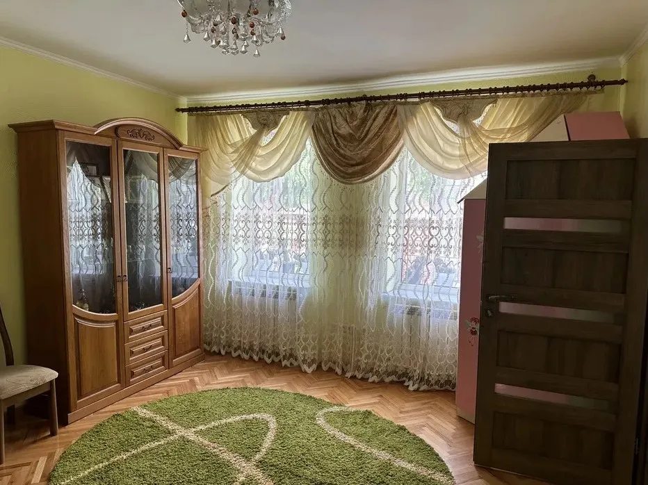 House for sale. 4 rooms, 290 m², 2 floors. 38, Olzhycha, Chernivtsi. 