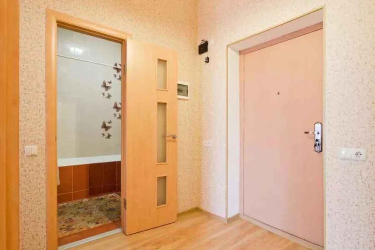 Apartment for rent. 1 room, 46 m², 6th floor/17 floors. 5, Bazarnaya ul., Odesa. 