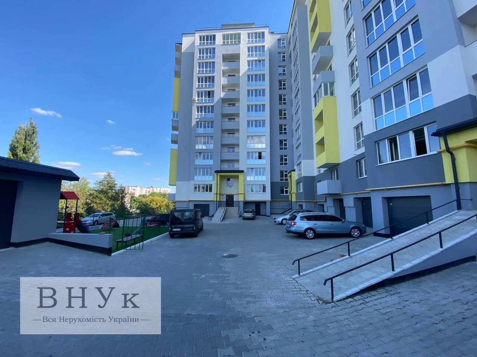 Apartments for sale. 3 rooms, 92 m², 3rd floor/11 floors. Budnoho S. , Ternopil. 
