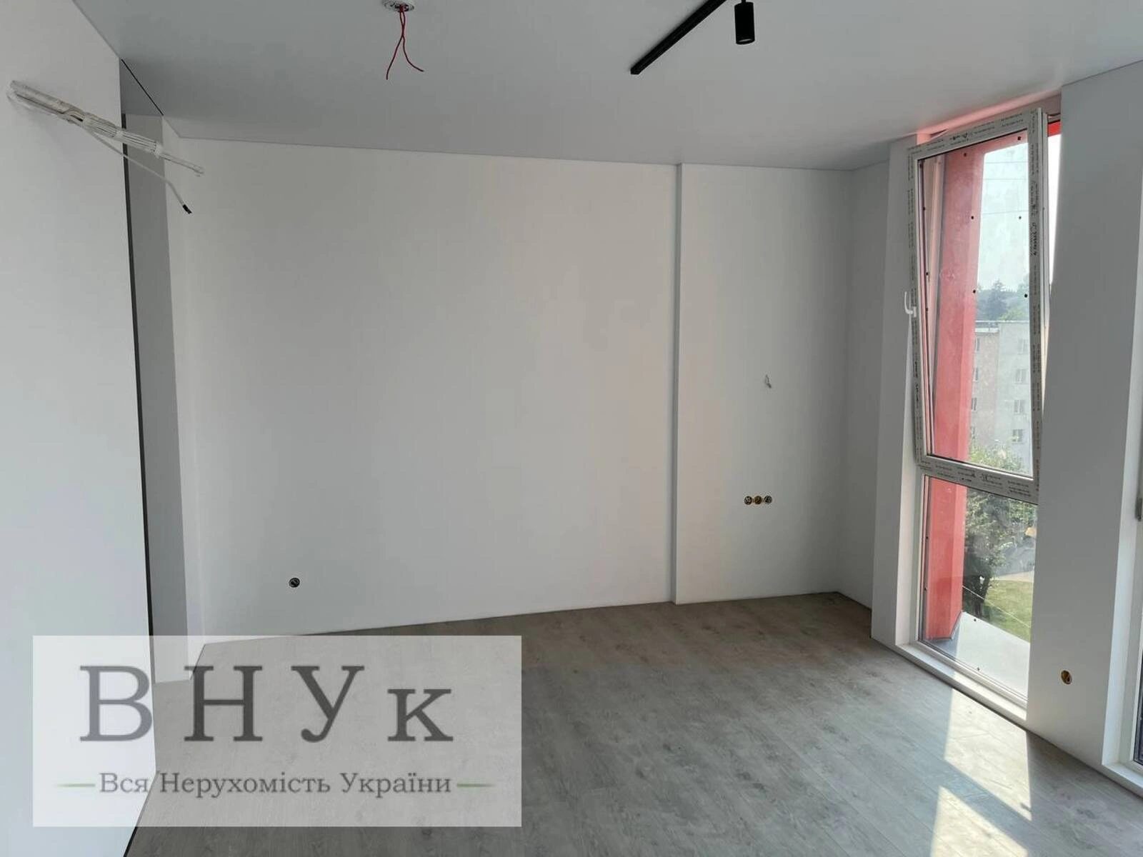 Apartments for sale. 1 room, 373 m², 8th floor/8 floors. Lvivska vul., Ternopil. 