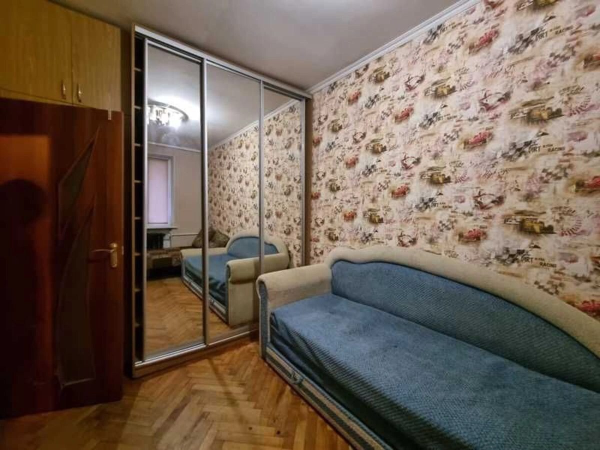 Apartments for sale. 2 rooms, 42 m², 1st floor/2 floors. 17, Pr-k Chuhuyivskyy , Kyiv. 