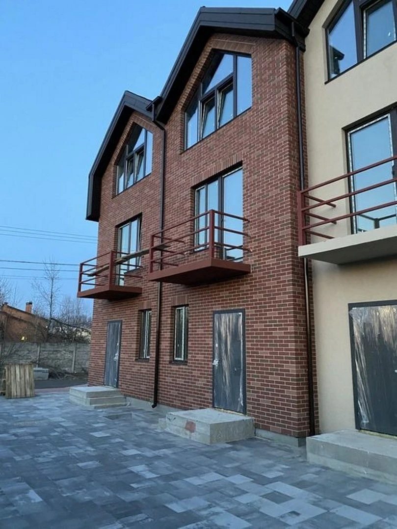 House for sale. 4 rooms, 136 m², 3 floors. Khodosivka. 