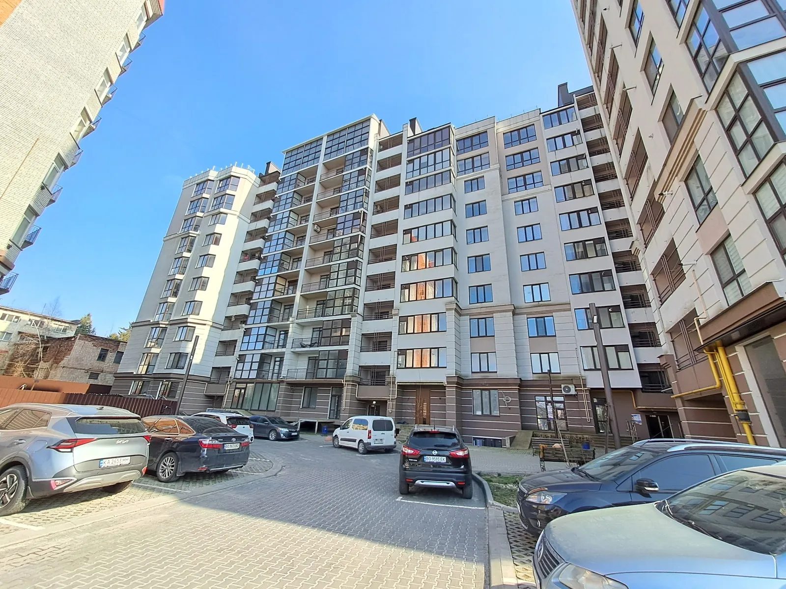 Продаж комерційного приміщення 69 m², 1 пов./10 поверхів. 5, Микулинецька вул., Тернопіль. 