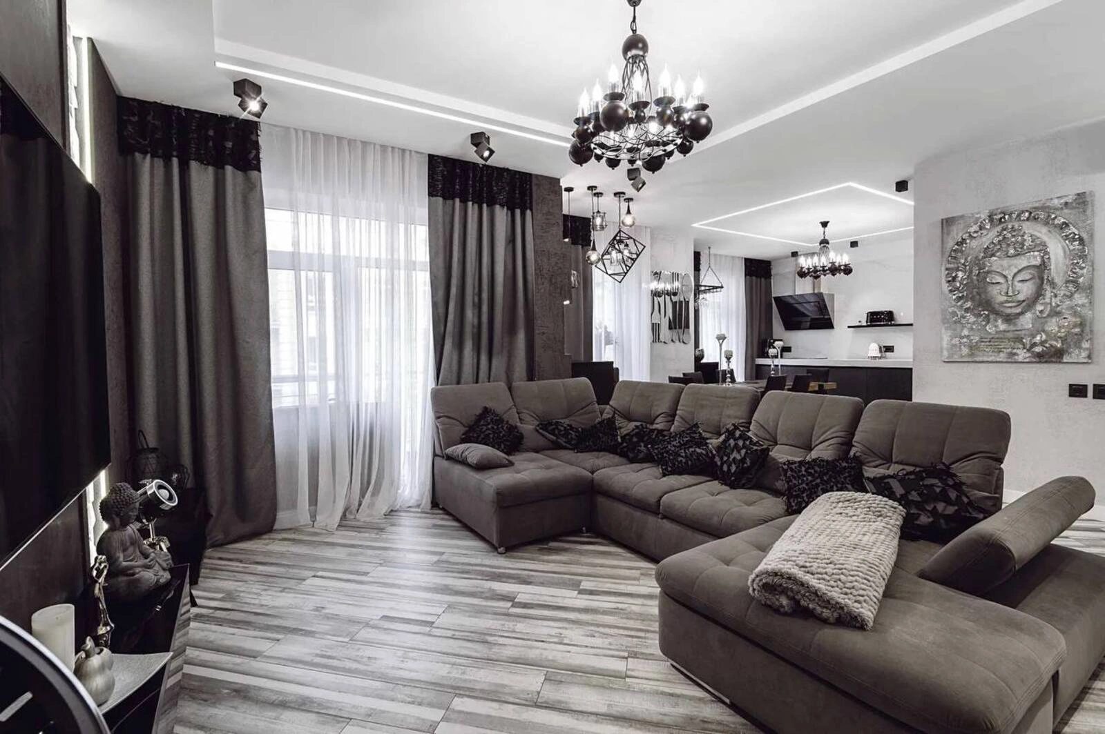 Продаж квартири. 3 rooms, 150 m², 3rd floor/5 floors. 58, Фонтанська дорога, Одеса. 