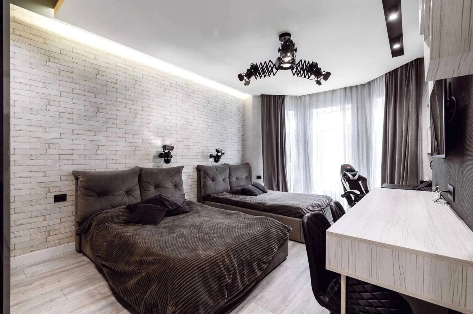 Apartments for sale. 3 rooms, 150 m², 3rd floor/5 floors. 58, Fontanska doroha, Odesa. 