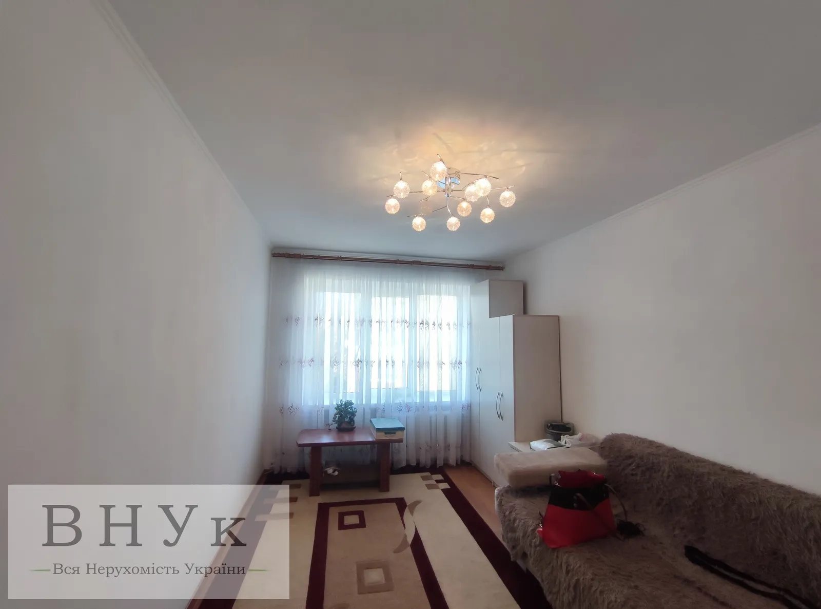 Apartments for sale. 2 rooms, 38 m², 5th floor/5 floors. Halytskoho D. b-r, Ternopil. 