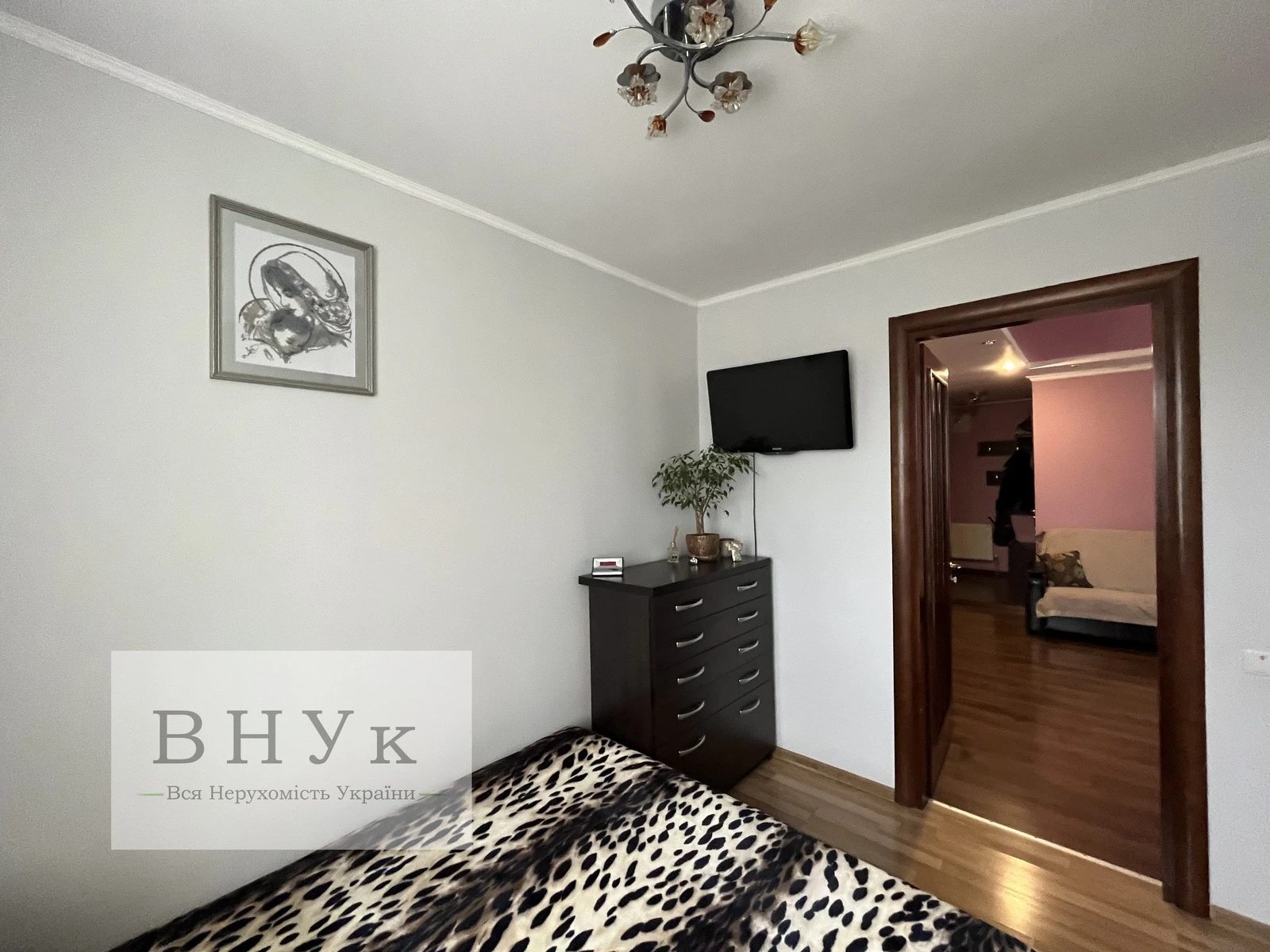 Apartments for sale 2 rooms, 64 m², 1st fl./3 floors. 111, Mykulynetska vul., Ternopil. 