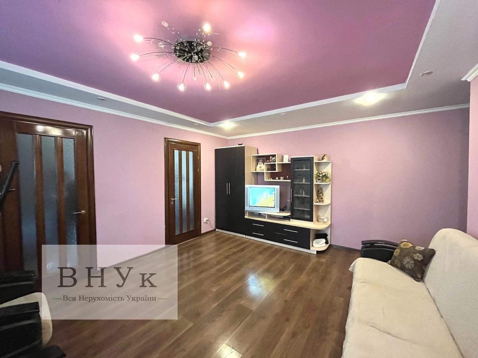 Apartments for sale 2 rooms, 64 m², 1st fl./3 floors. 111, Mykulynetska vul., Ternopil. 