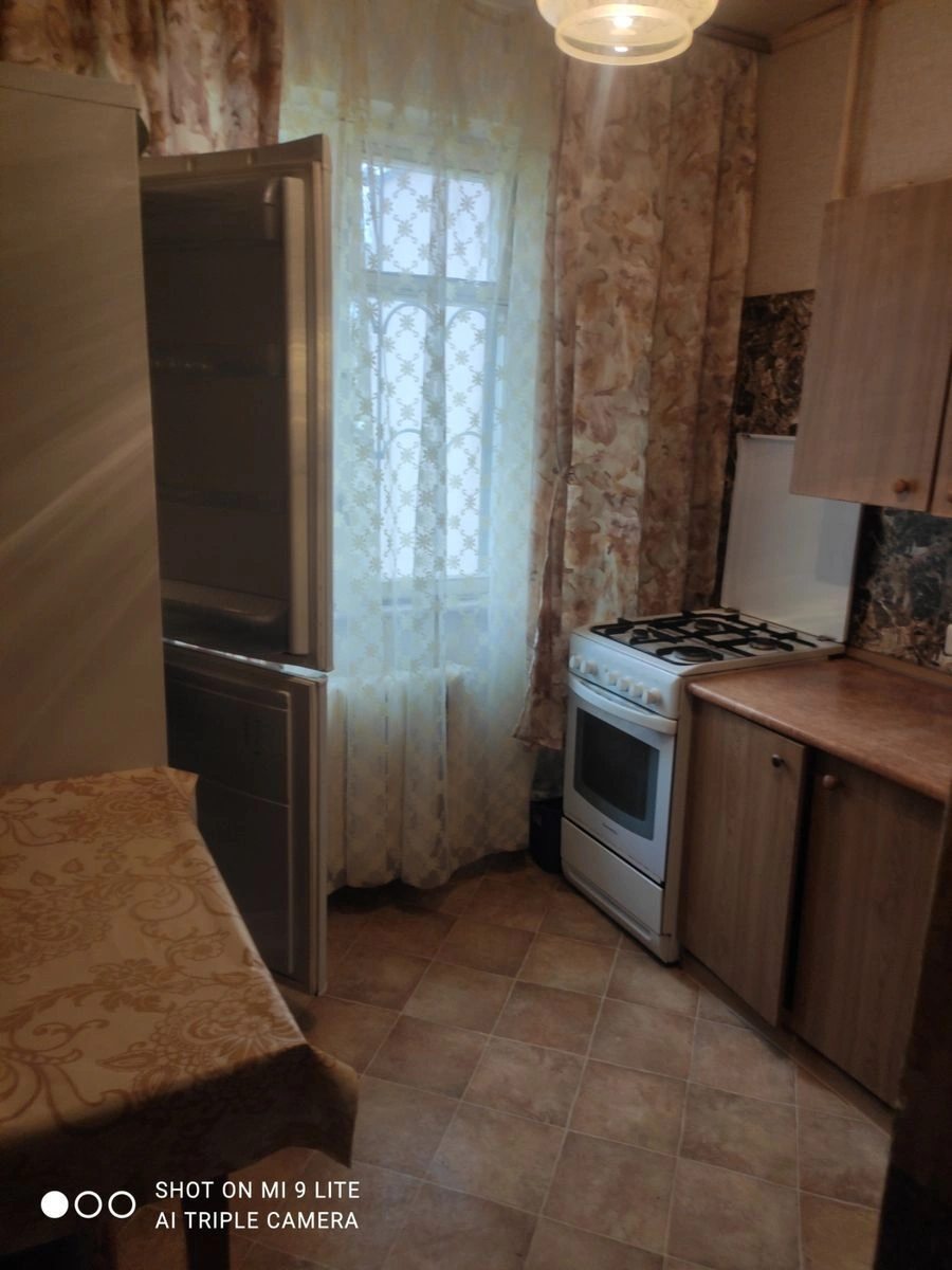 Apartments for sale. 2 rooms, 46 m², 1st floor/5 floors. 8, Vasylenka , Kyiv. 