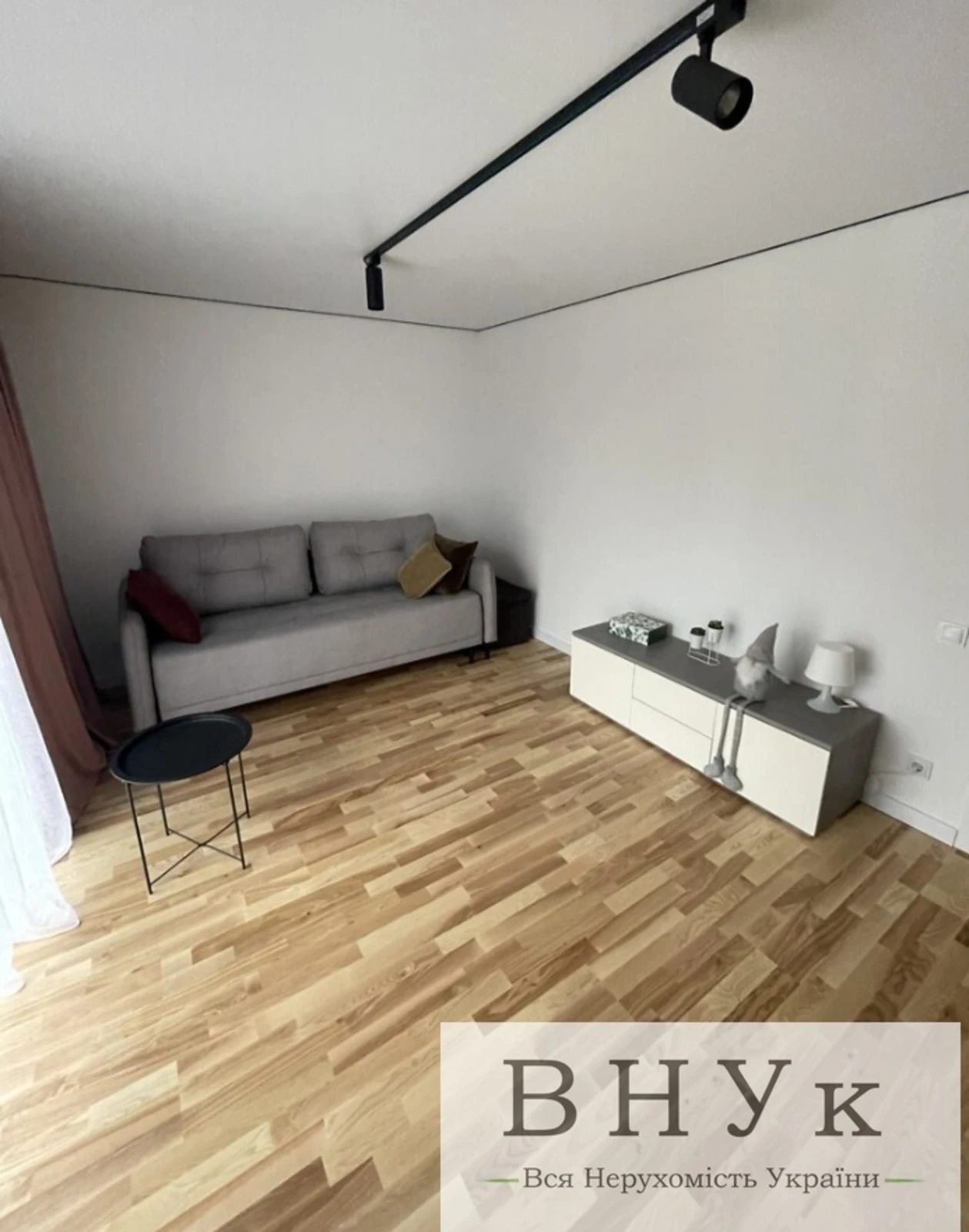 Apartments for sale. 2 rooms, 82 m², 4th floor/9 floors. Novyy Svit vul., Ternopil. 