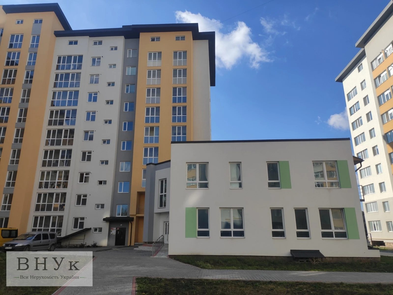 Apartments for sale. 2 rooms, 87 m², 3rd floor/10 floors. Mykulynetska vul., Ternopil. 