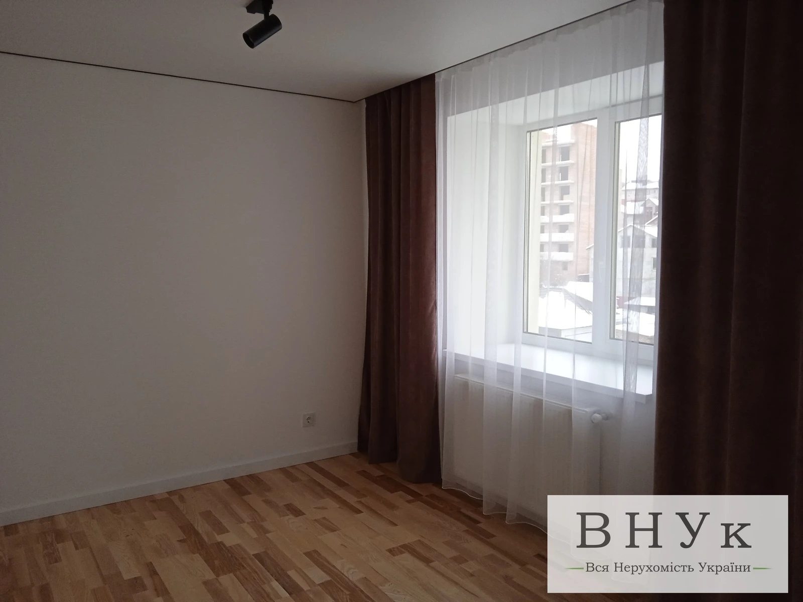 Apartments for sale. 3 rooms, 93 m², 5th floor/10 floors. Chumatska vul., Ternopil. 