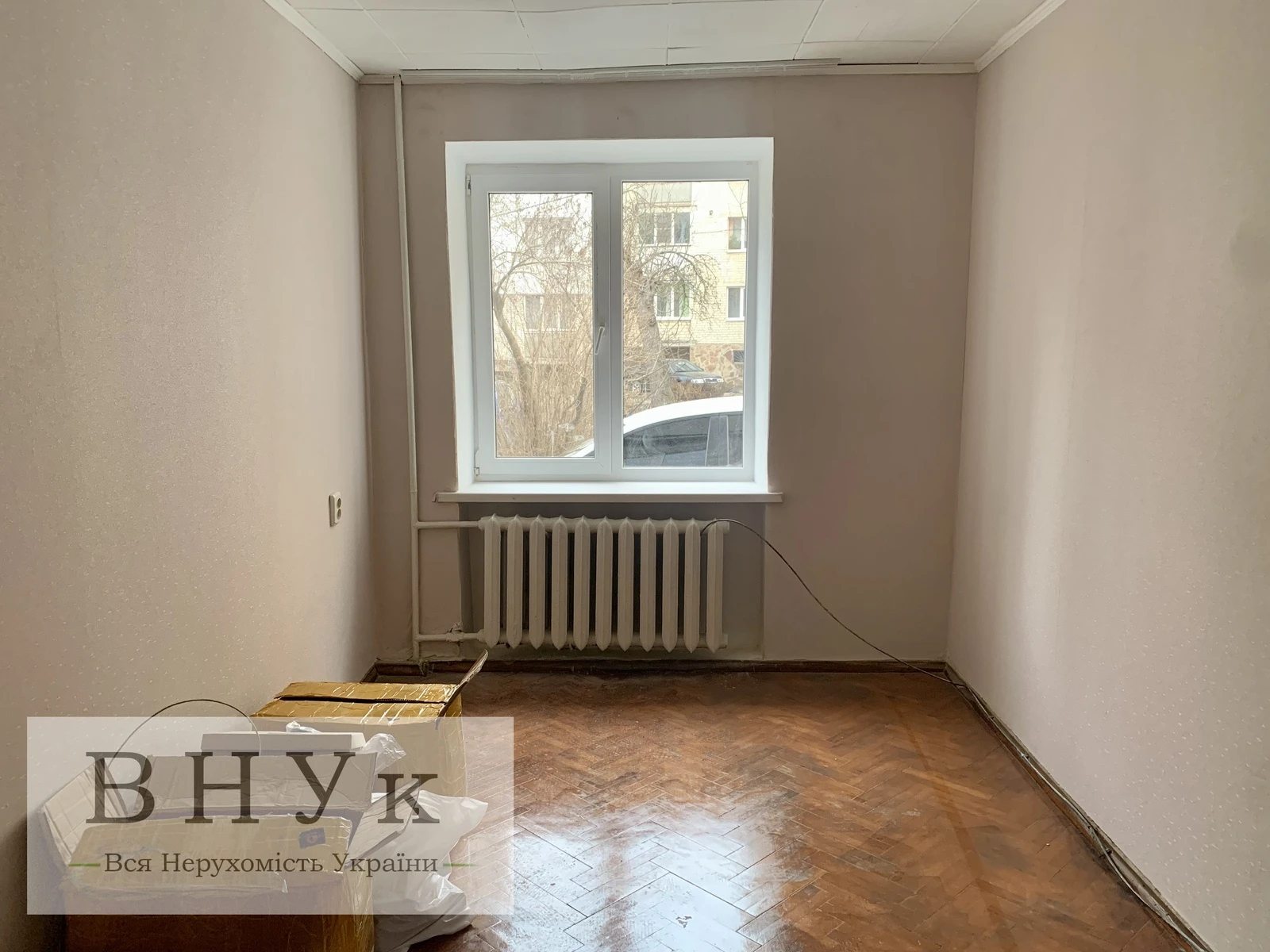 Apartments for sale. 3 rooms, 53 m², 1st floor/5 floors. Torhovytsya vul., Ternopil. 