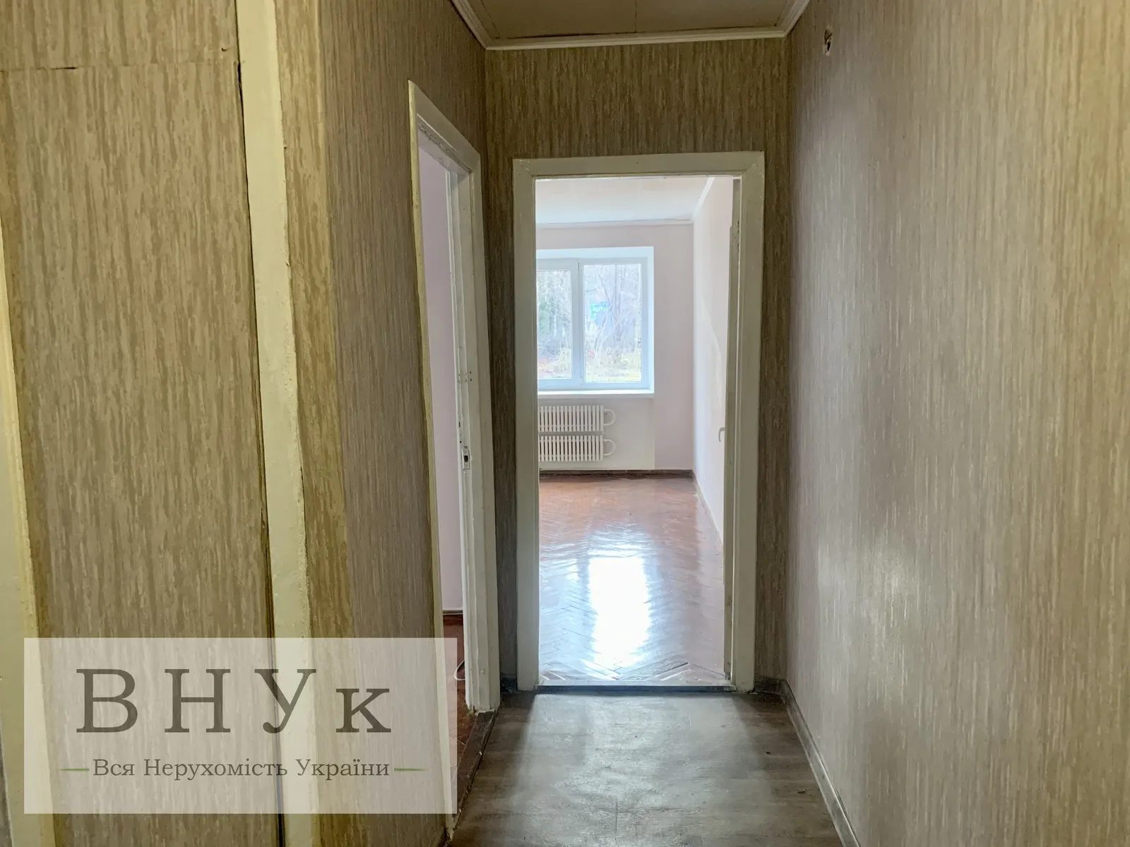 Apartments for sale 3 rooms, 53 m², 1st fl./5 floors. Torhovytsya vul., Ternopil. 