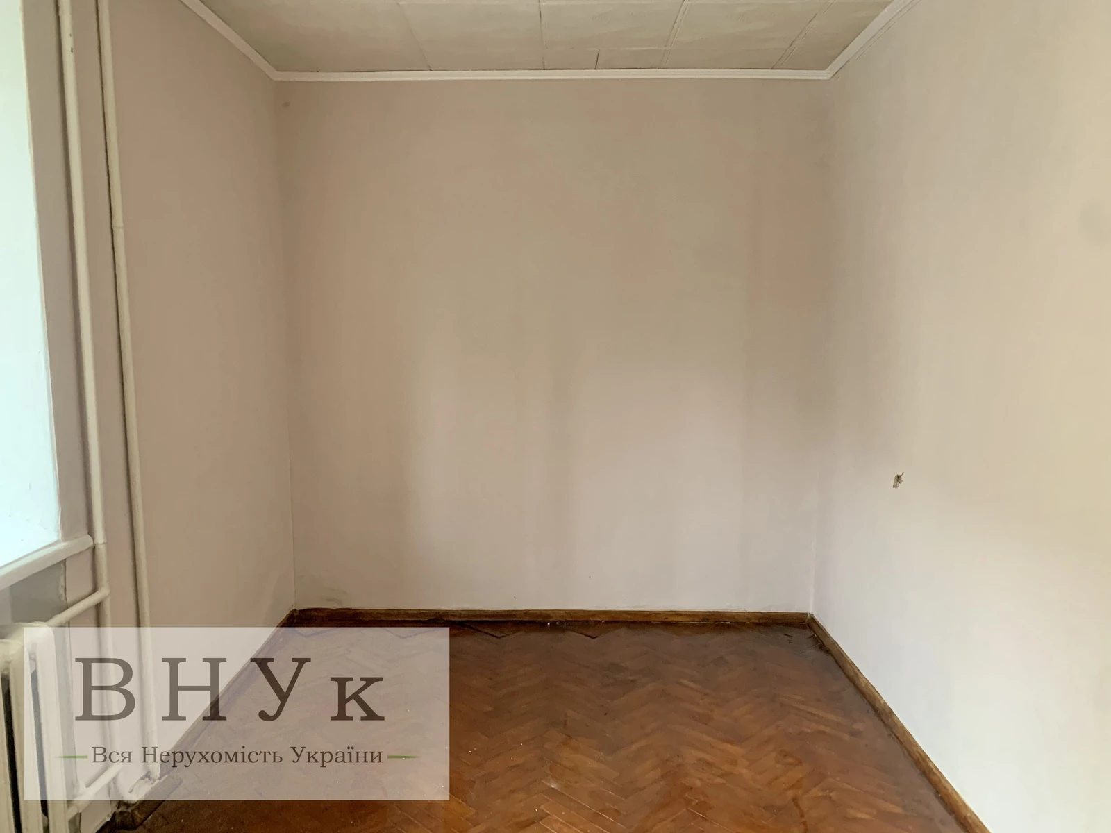 Apartments for sale. 3 rooms, 53 m², 1st floor/5 floors. Torhovytsya vul., Ternopil. 