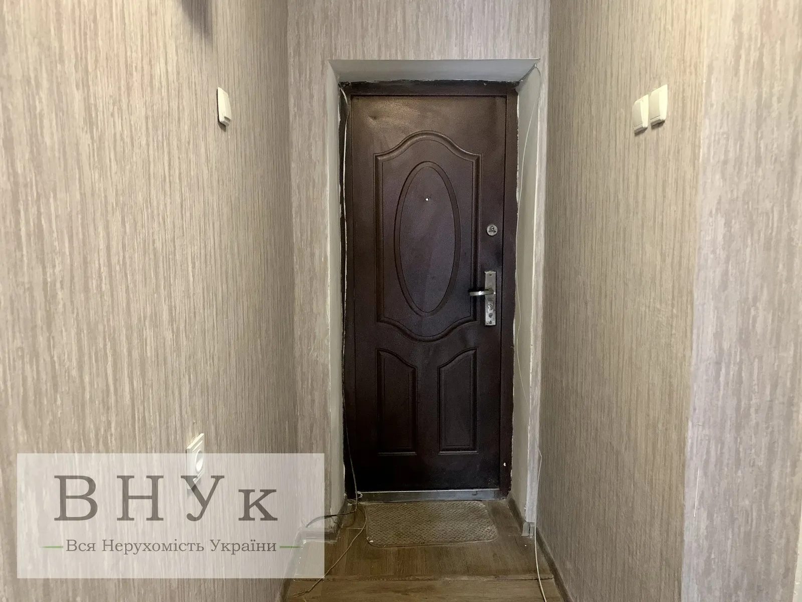 Apartments for sale 3 rooms, 53 m², 1st fl./5 floors. Torhovytsya vul., Ternopil. 