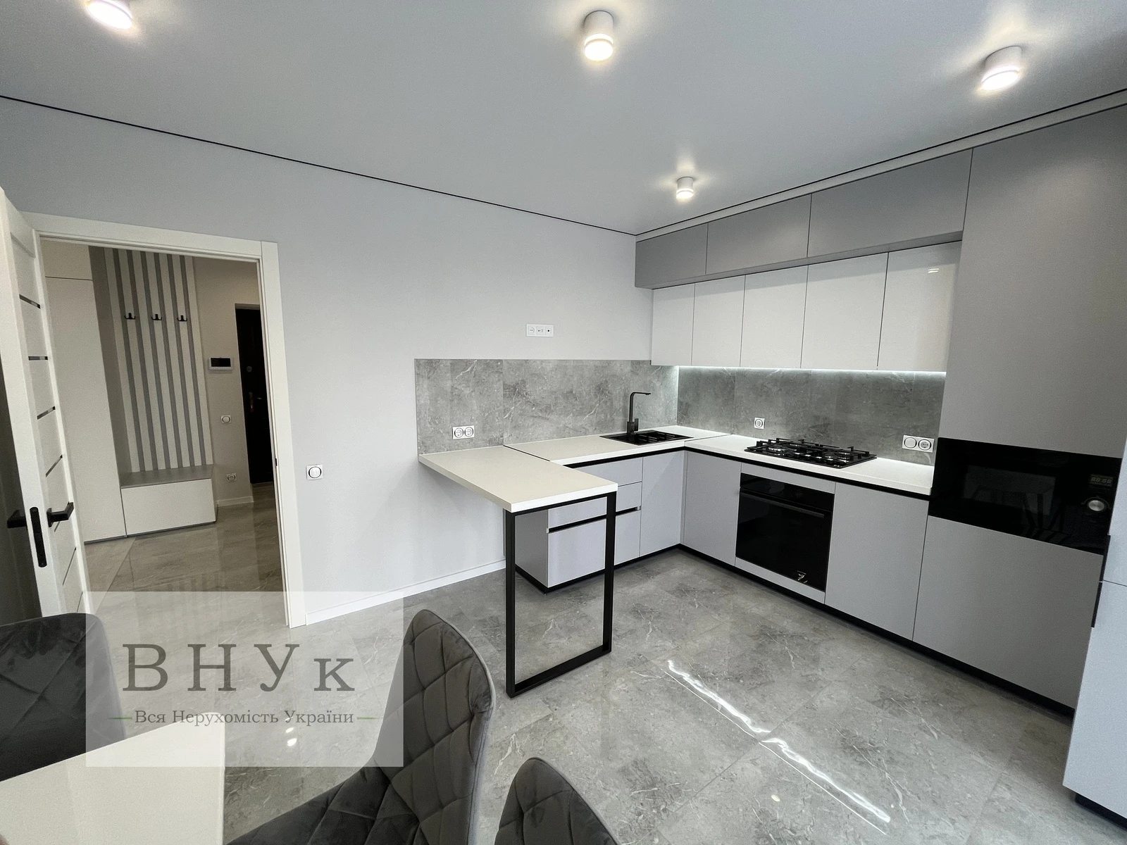 Продаж квартири 2 кімнати, 55 m², 8 пов./9 поверхів. Тарнавського Генерала вул., Тернопіль. 