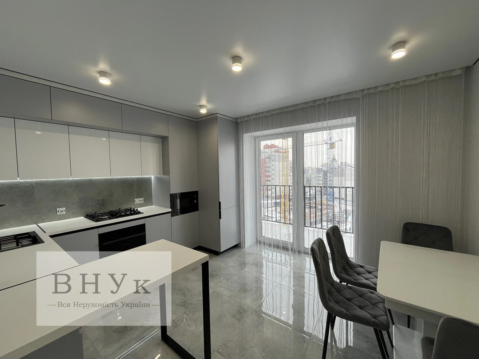 Продаж квартири 2 кімнати, 55 m², 8 пов./9 поверхів. Тарнавського Генерала вул., Тернопіль. 