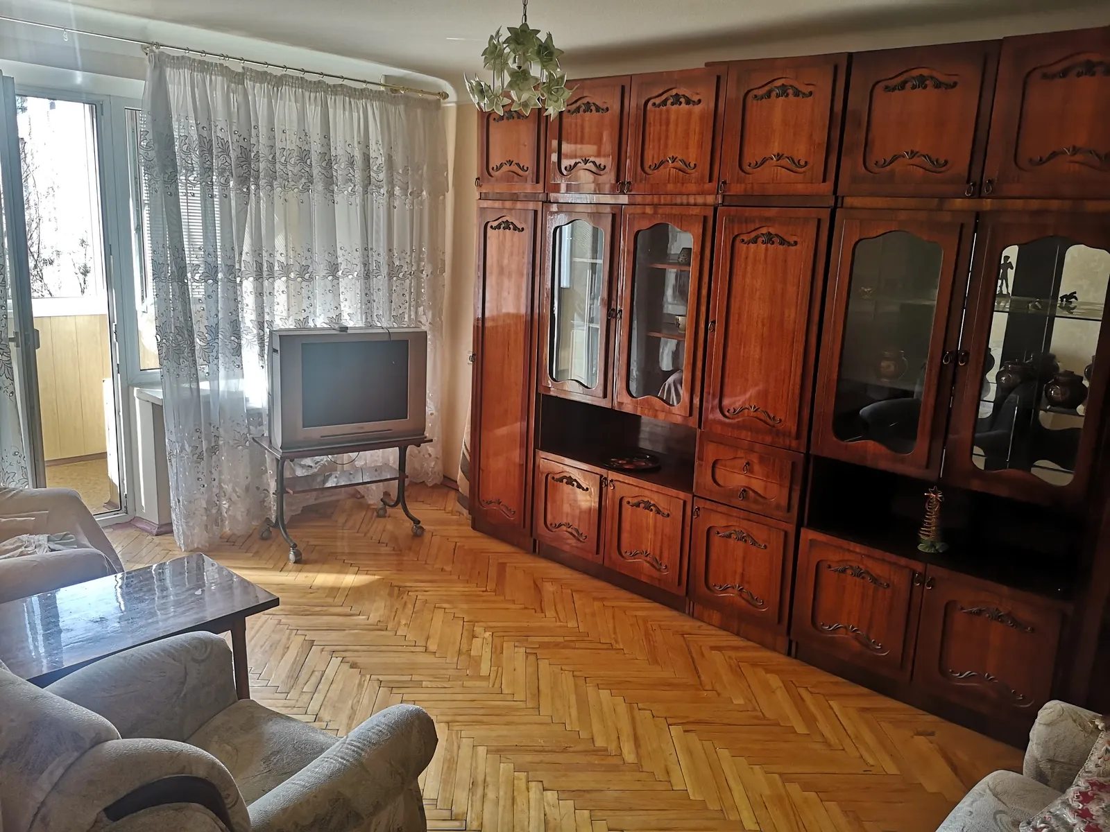 Apartment for rent. 2 rooms, 51 m², 5th floor/9 floors. Kovpaka 4, Kyiv. 