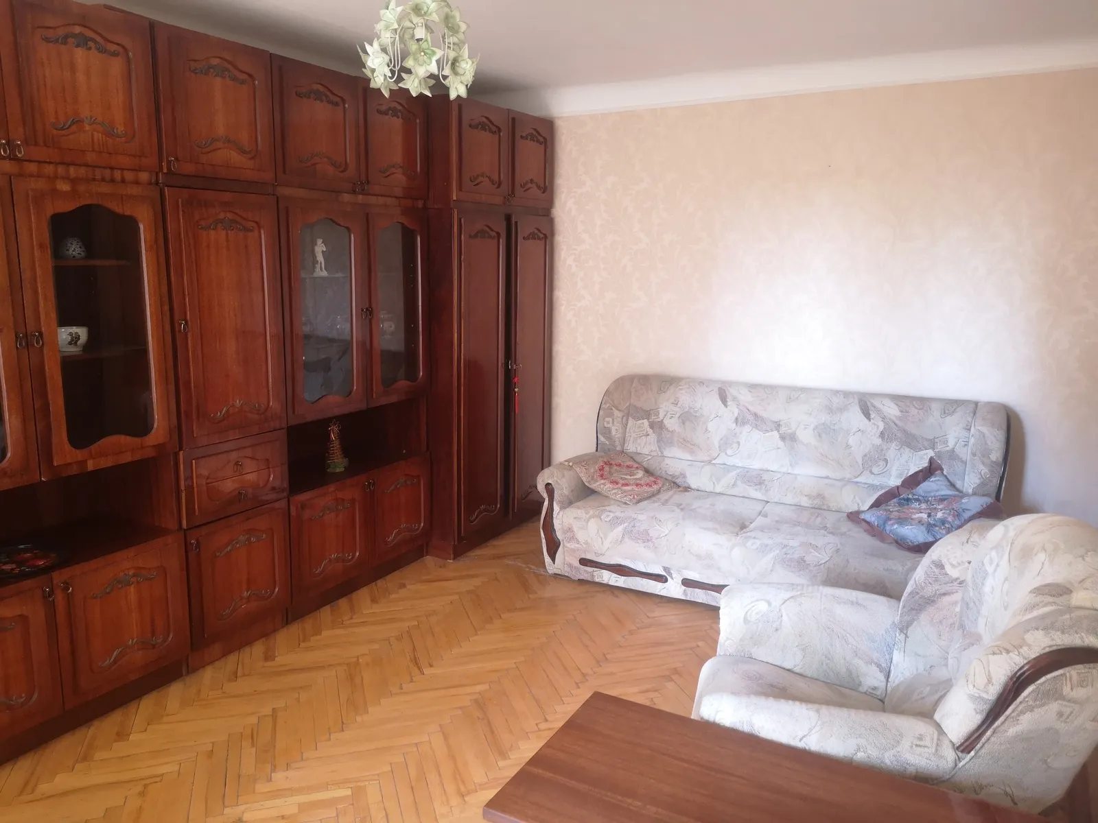 Apartment for rent. 2 rooms, 51 m², 5th floor/9 floors. Kovpaka 4, Kyiv. 