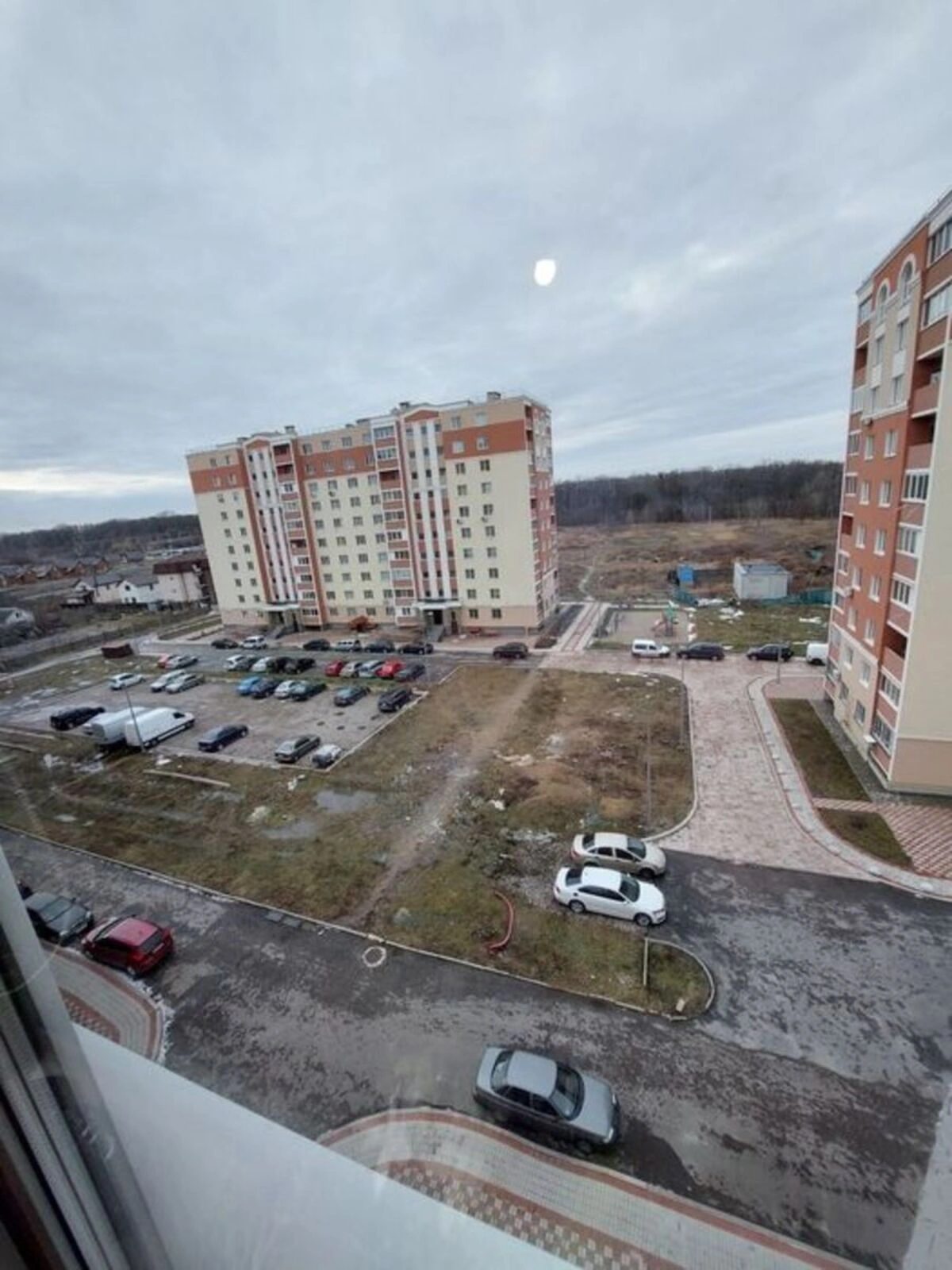 Apartments for sale. 3 rooms, 79 m², 6th floor/10 floors. ZHK Tarasivskyy , Tarasivka. 
