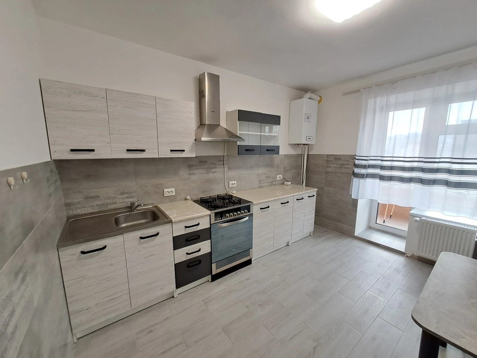 Apartment for rent. 1 room, 42 m², 4th floor/10 floors. Halytskyy prov., Ternopil. 