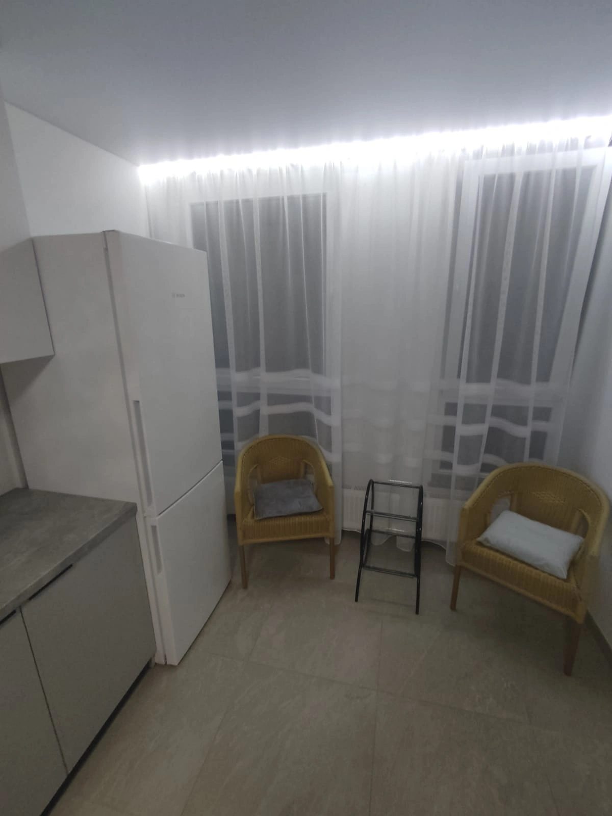 Apartment for rent. 1 room, 47 m², 10th floor/10 floors. 8, Vynnychenka, Ternopil. 