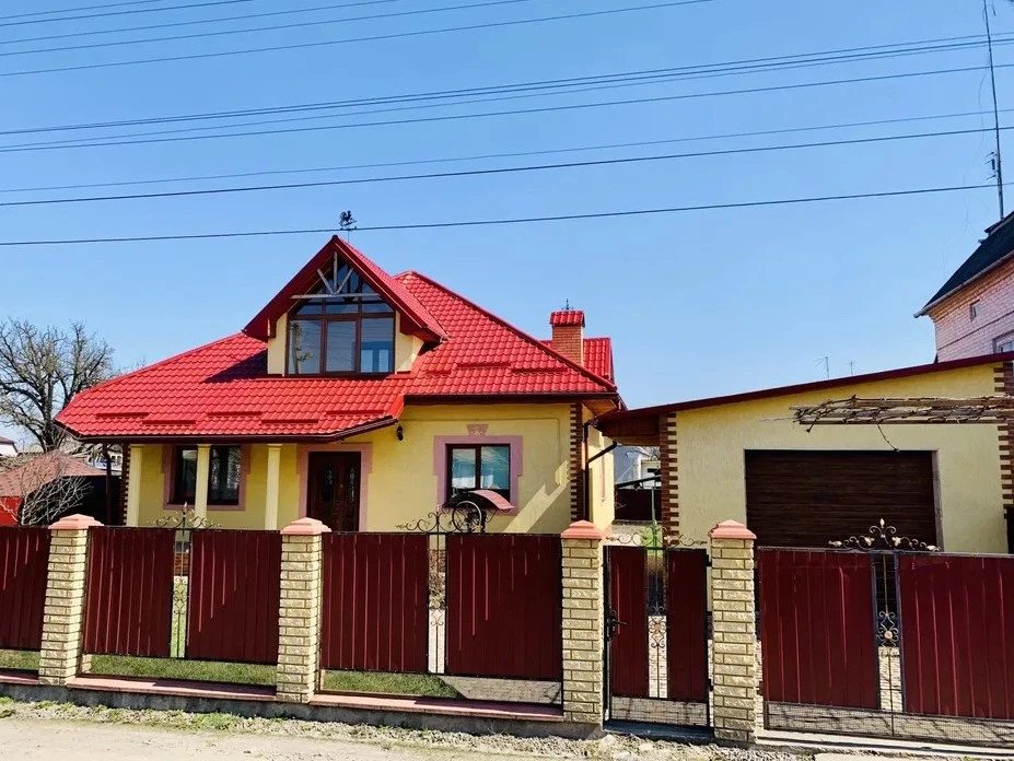 House for sale. 3 rooms, 152 m², 2 floors. 12, Iryny Velde, Khodoriv. 