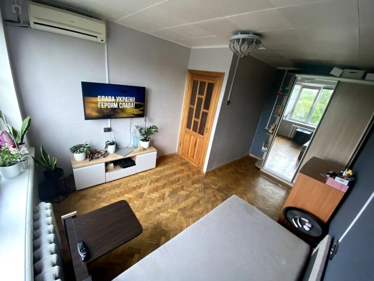 Apartments for sale. 1 room, 21 m², 5th floor/9 floors. 17, Lyubomyra Huzara prosp., Kyiv. 