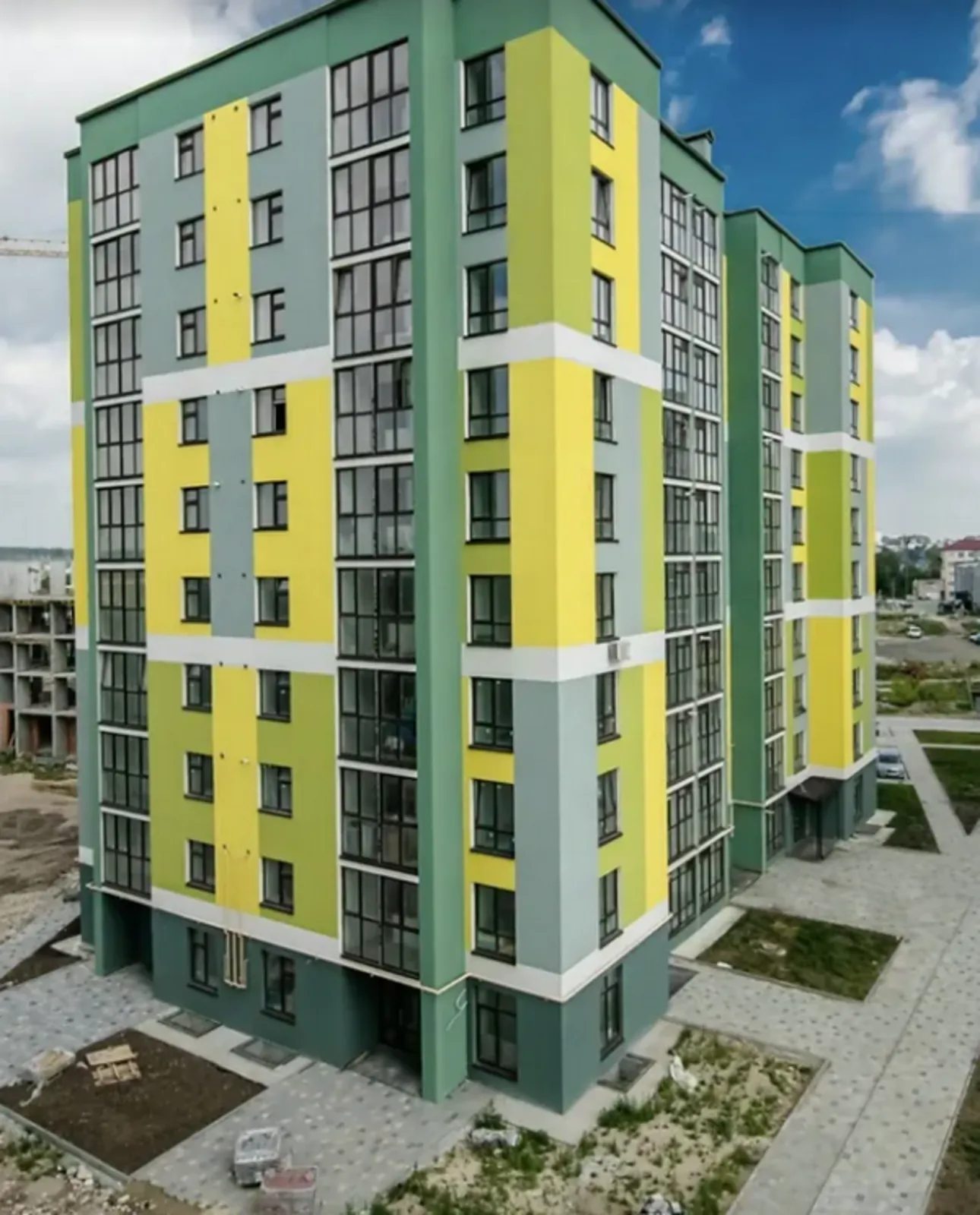 Apartments for sale. 1 room, 43 m², 4th floor/9 floors. Sakharnyy zavod, Ternopil. 
