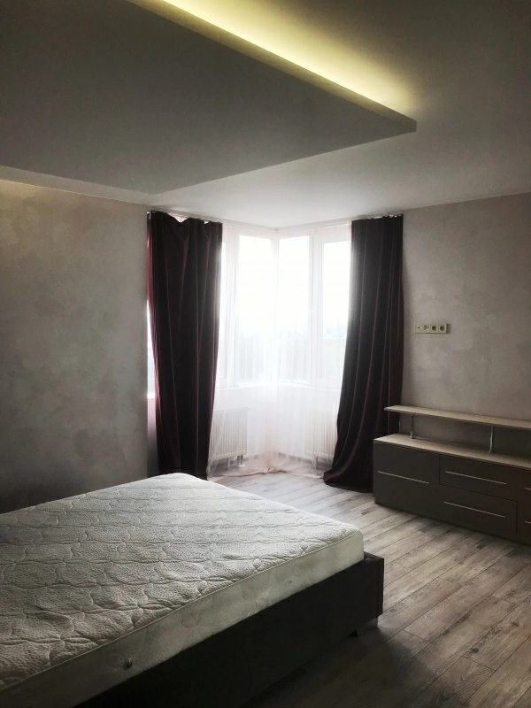 Apartments for sale. 2 rooms, 69 m², 16 floor/24 floors. 41, Verhovynna 41, Kyiv. 