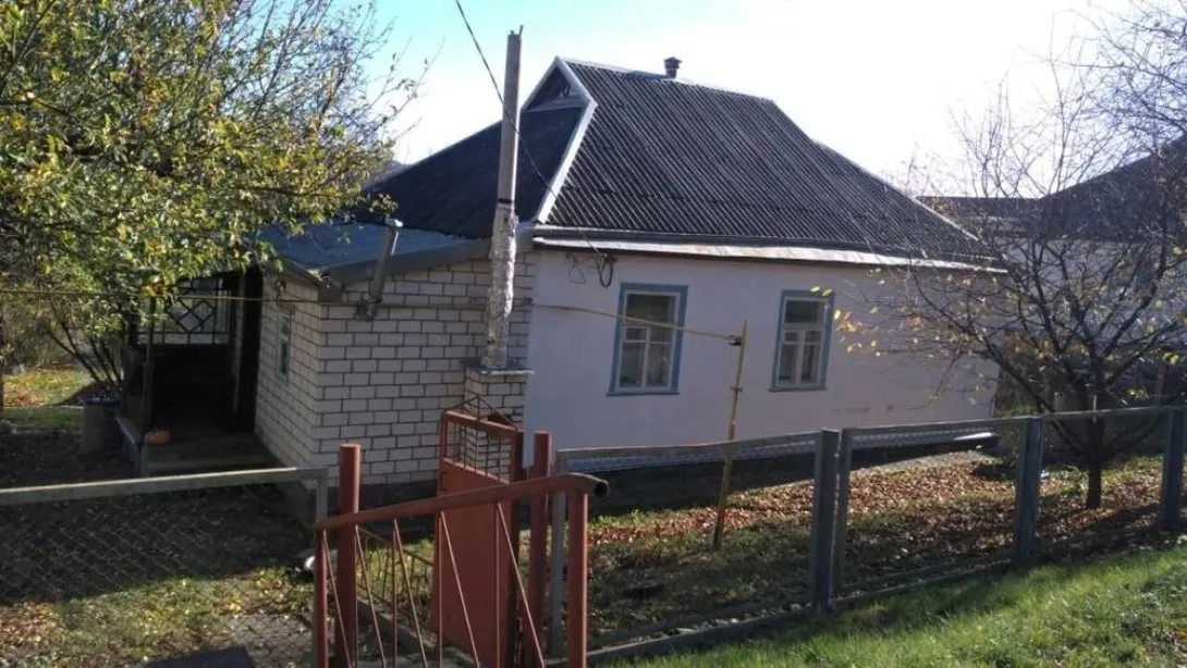 House for sale. 4 rooms, 60 m², 1 floor. Rzhyshchiv. 